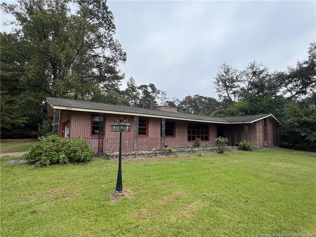 1405 Lakeview Road, Fairmont, NC 28340
