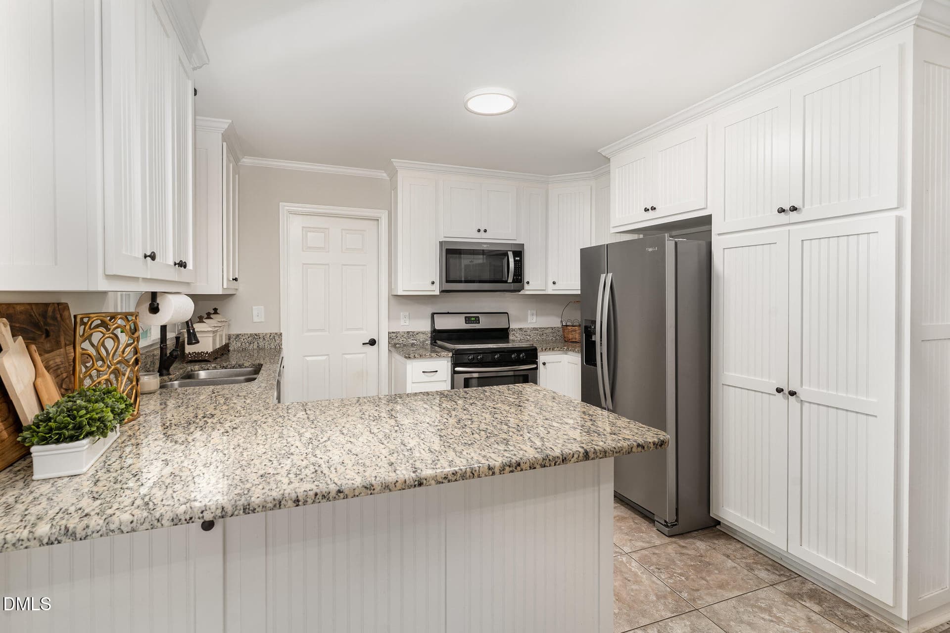 Kitchen - 1324 Nc-96, Zebulon, NC 27597