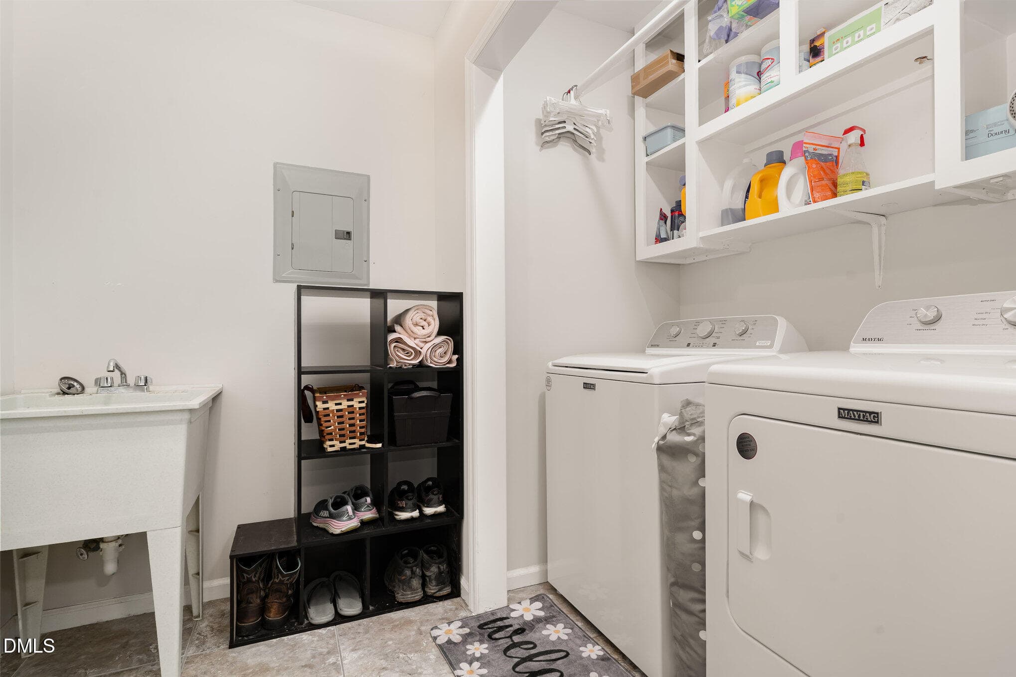 Dedicated Laundry - 1324 Nc-96, Zebulon, NC 27597