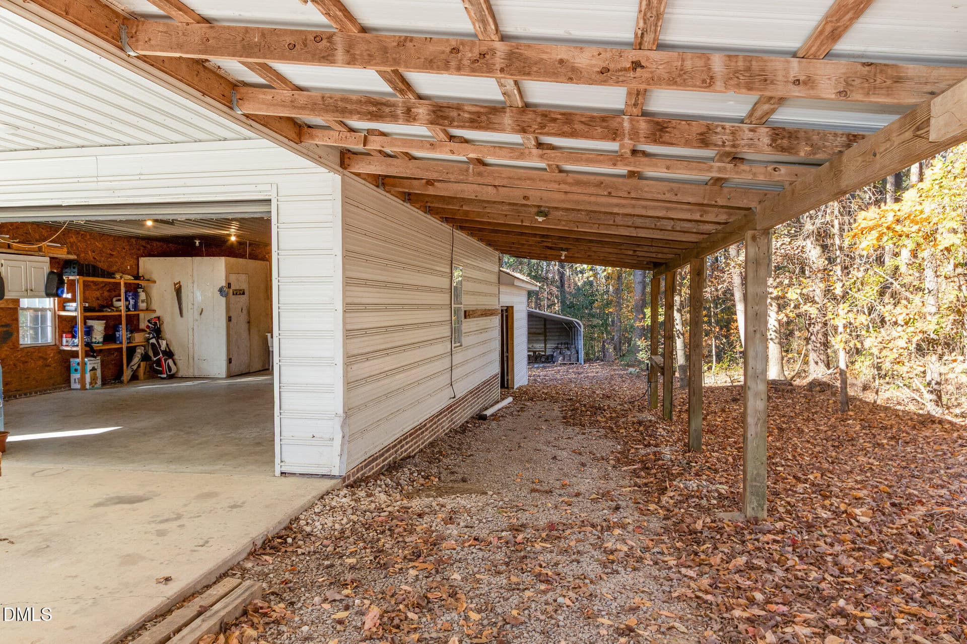 Lean-to - 1324 Nc-96, Zebulon, NC 27597