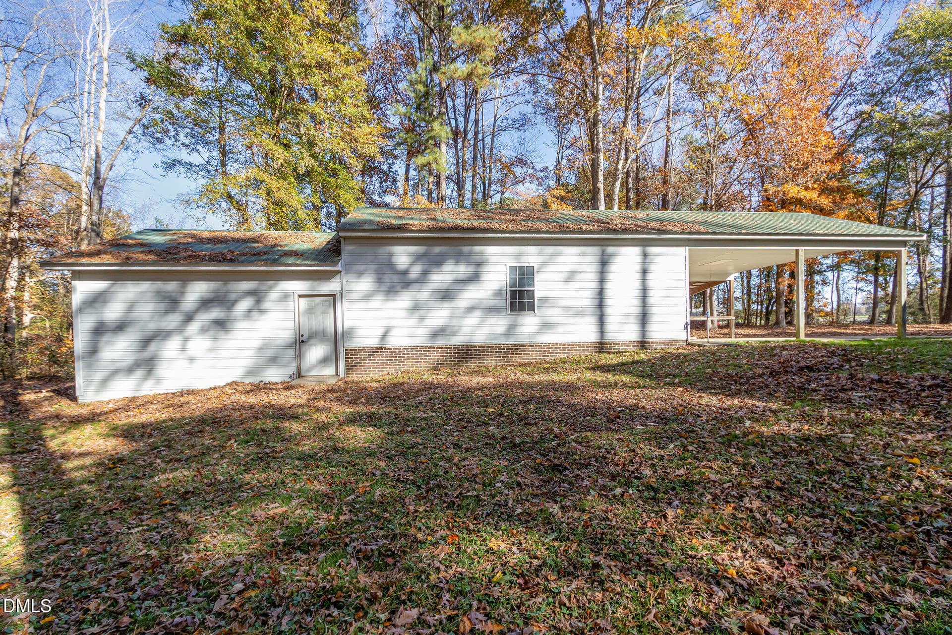 Side of garage and storage - 1324 Nc-96, Zebulon, NC 27597