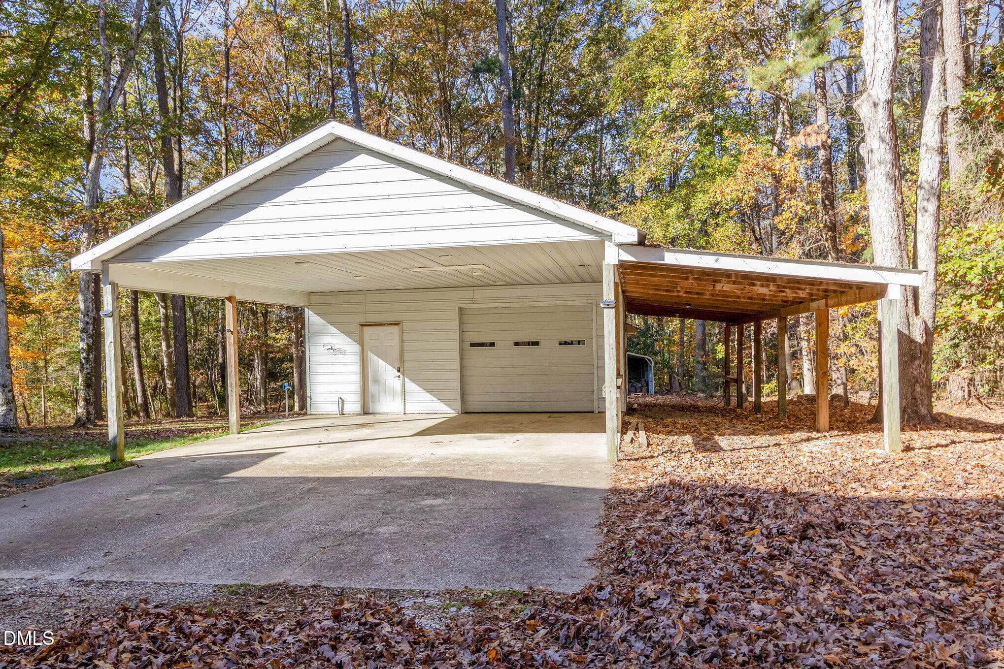 Garage and lean-to - 1324 Nc-96, Zebulon, NC 27597
