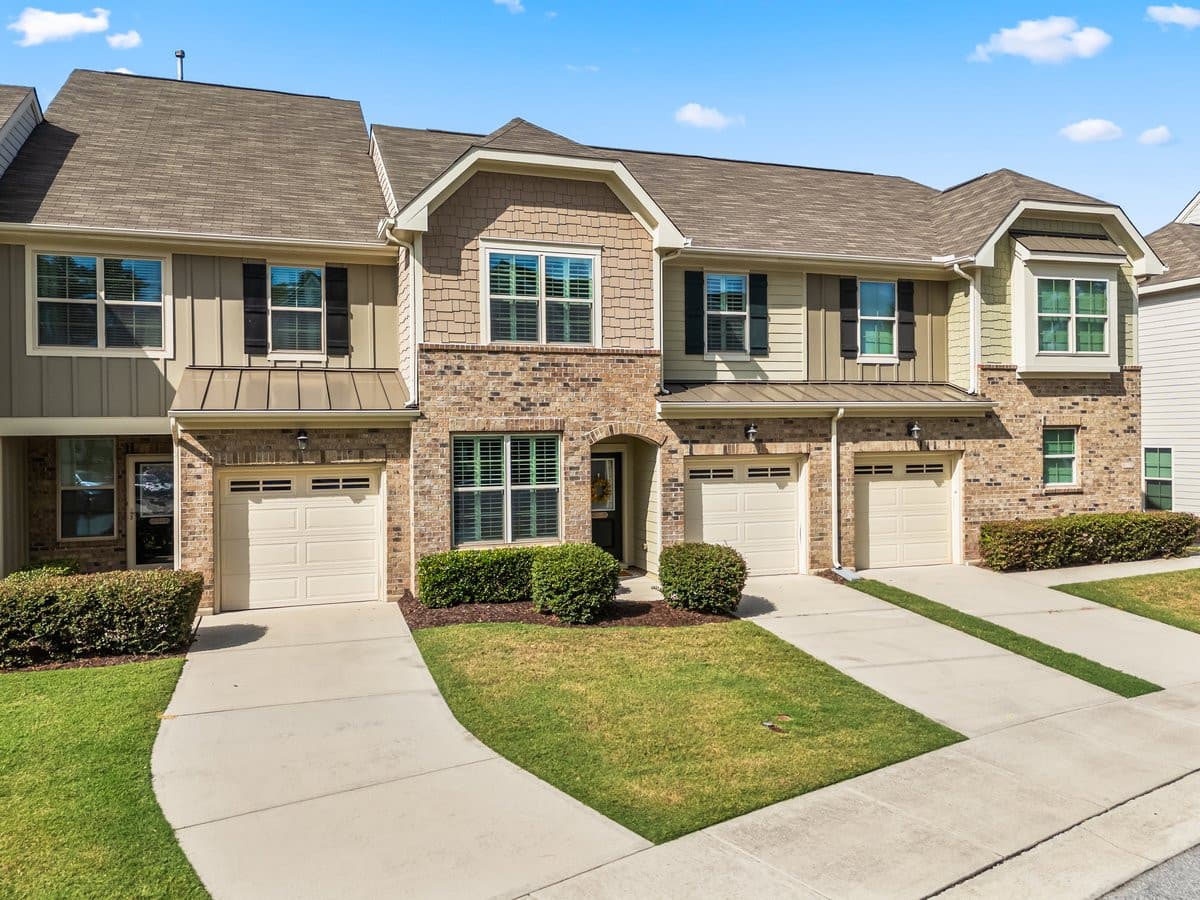 Photo 2 - 9320 Lennox Laurel Circle, Raleigh, NC 27617