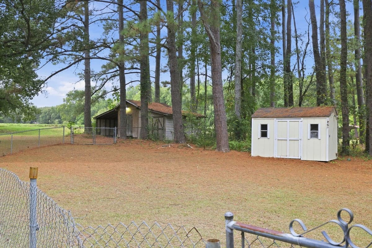 Outbuilding & Storage Shed - 212 Long Street, Fuquay Varina, NC 27526