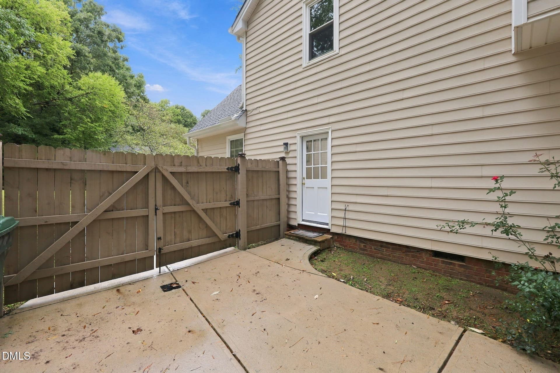 54-web-or-mls-IMG_1017 - 221 Heidinger Drive, Cary, NC 27511