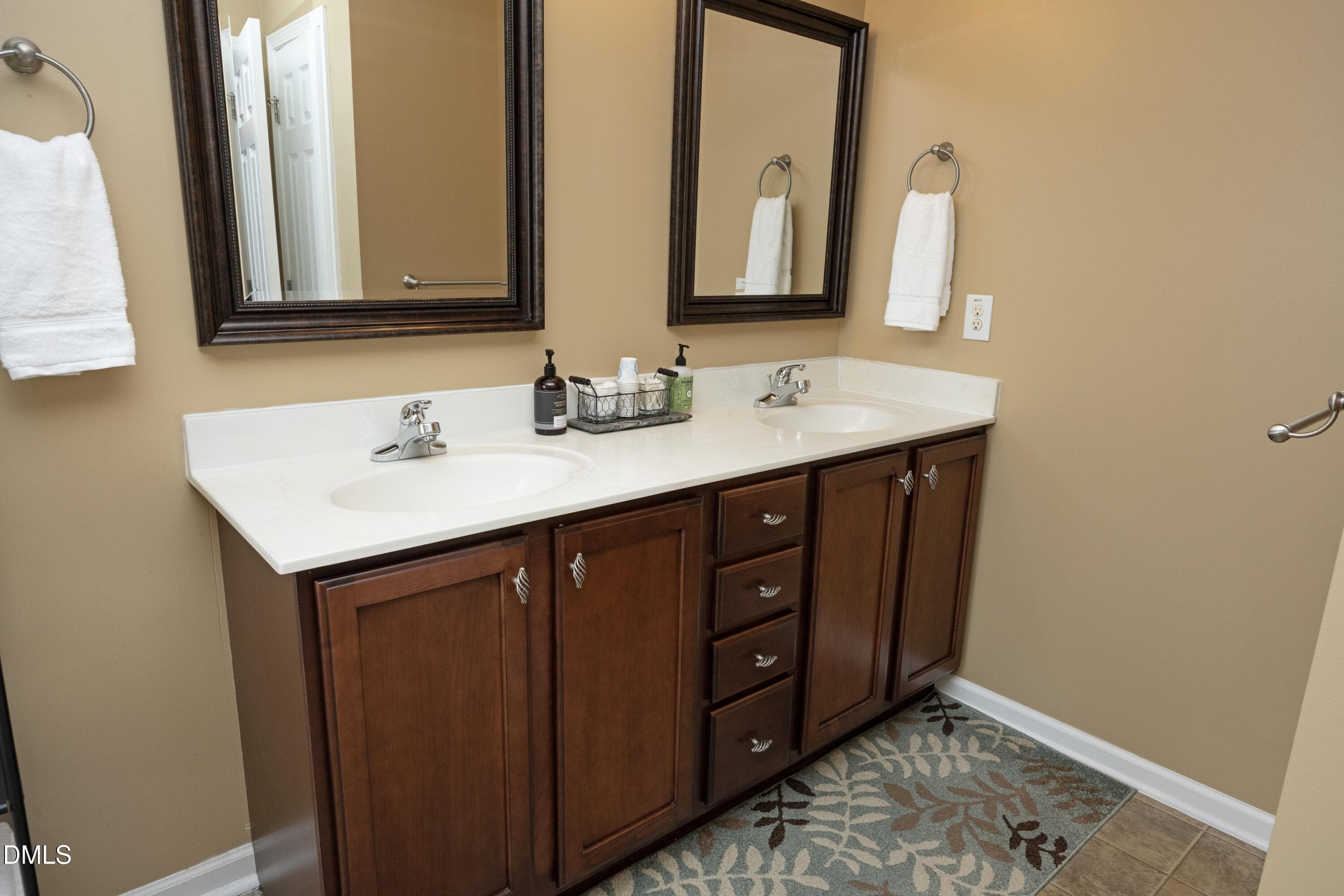 31BathCabinets - 417 Field Glow Lane, Apex, NC 27539