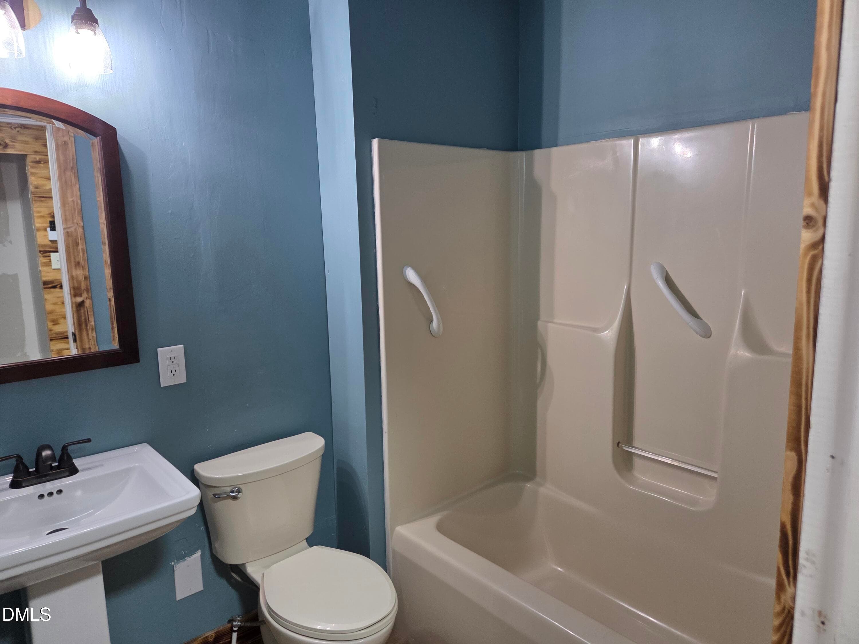 7868 - 5106 Misty Lane, Oxford, NC 27565