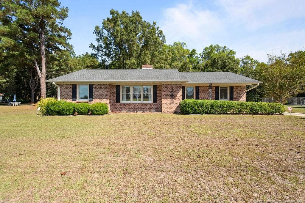405 West Road, Lumberton, NC 28358