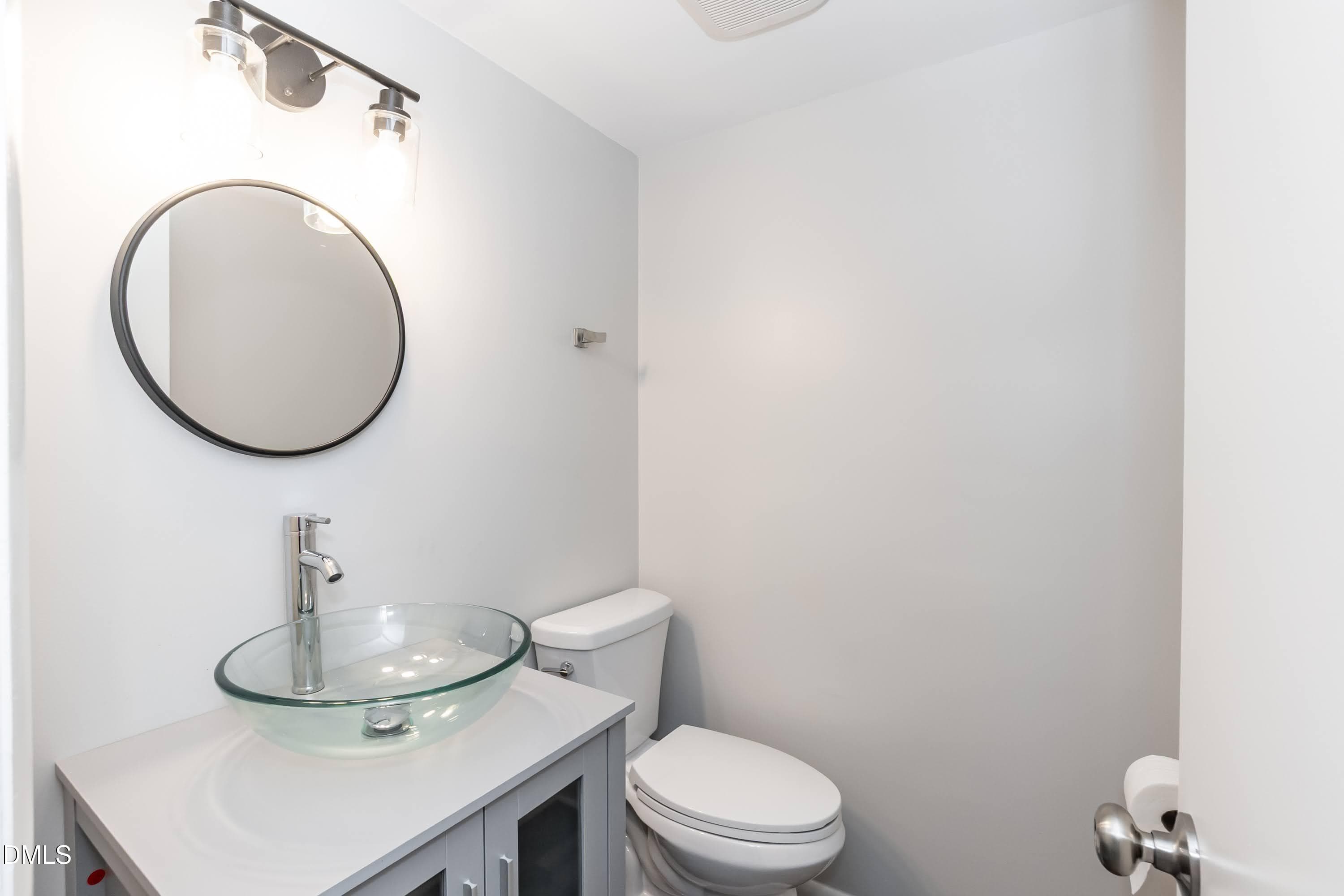 Bathroom 01 (20) - 709 E E Millbrook Road, Raleigh, NC 27609