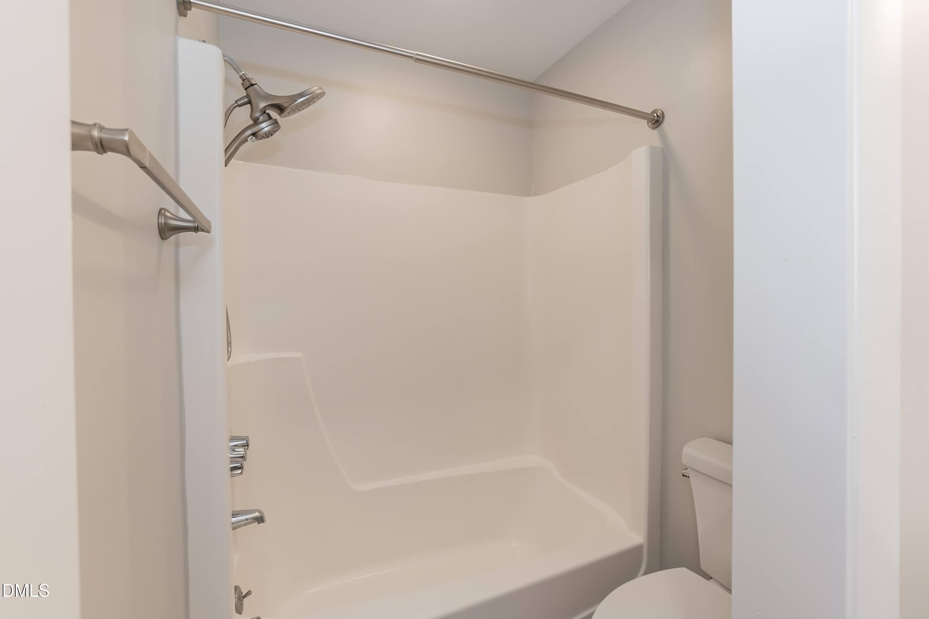 Primary Bath 02 (13) - 709 E E Millbrook Road, Raleigh, NC 27609