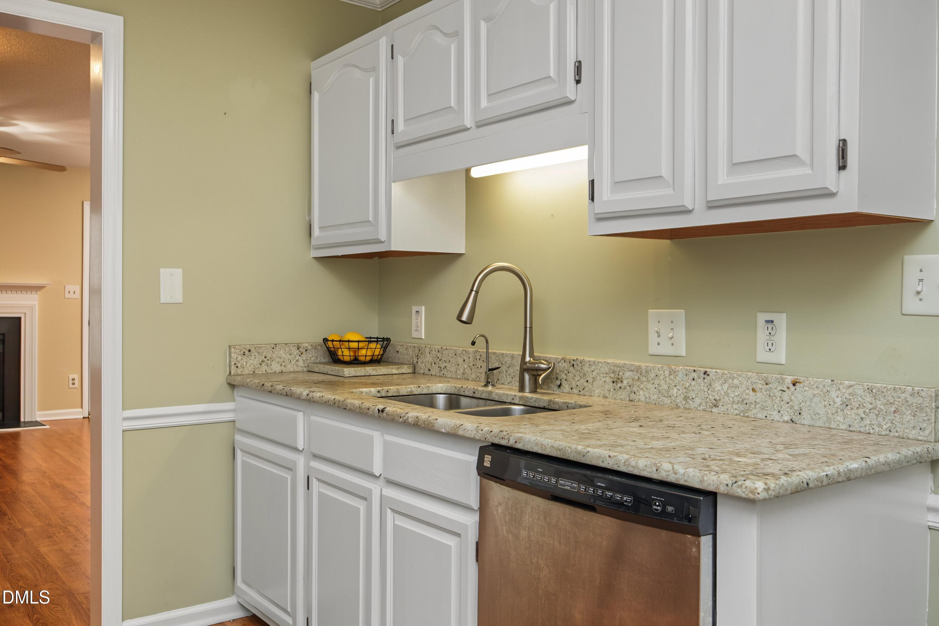 08Kitchen - 148 Greenmont Lane, Cary, NC 27511