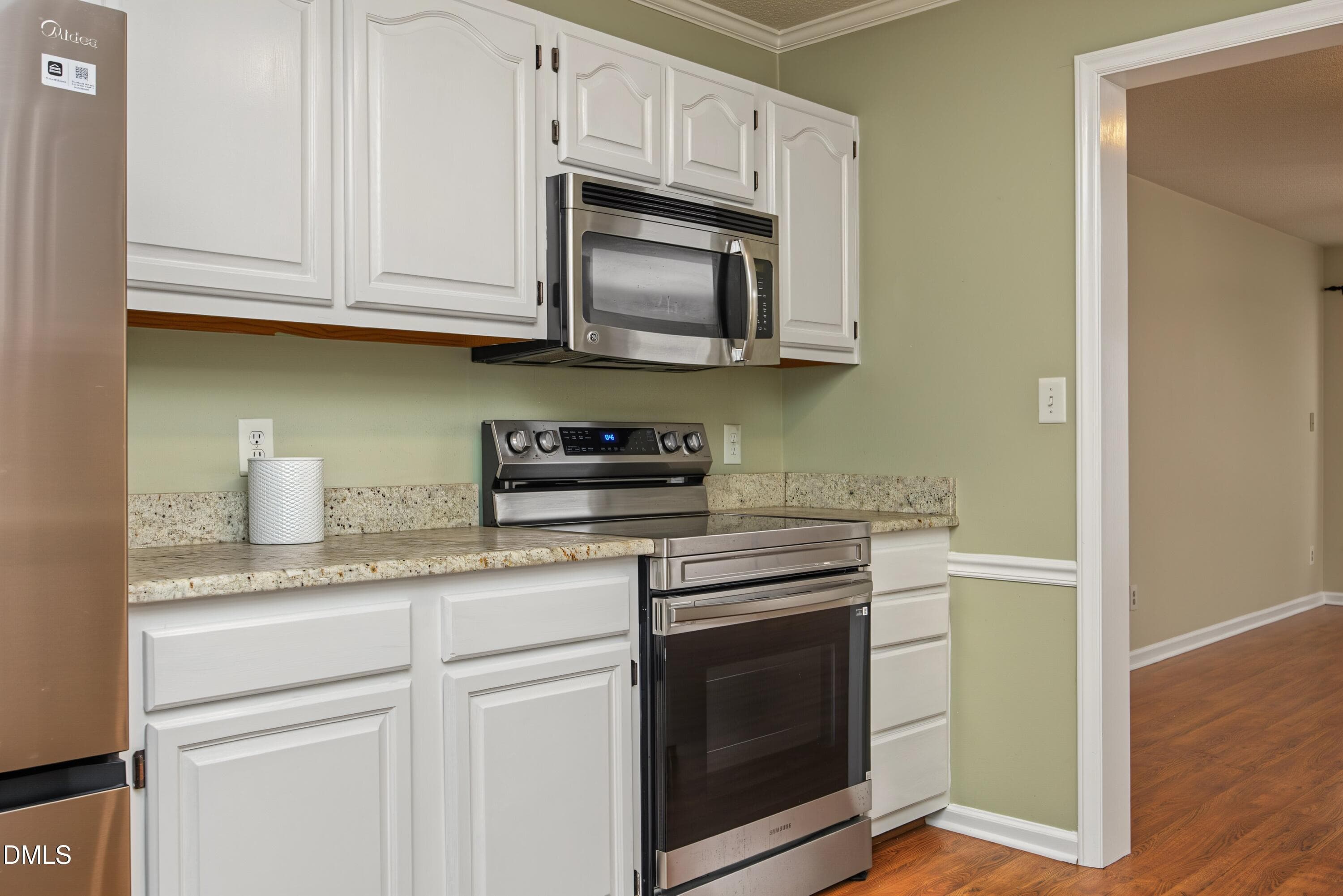09Kitchen - 148 Greenmont Lane, Cary, NC 27511