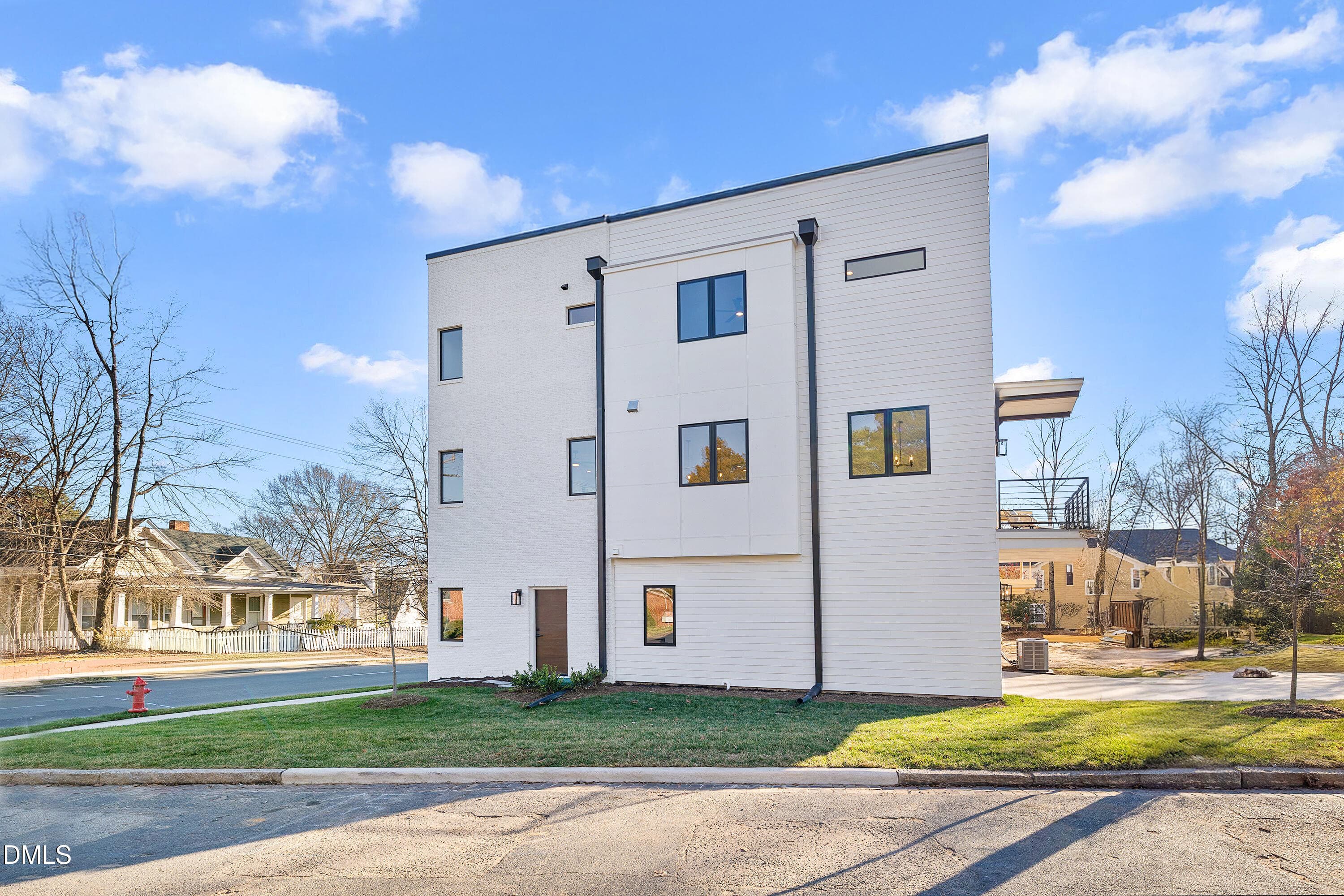 GRAY AVE. SIDE - 813 N Roxboro Street, Durham, NC 27701