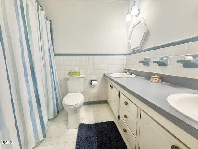 hall bath1 - 4113 Buchanan Drive, Durham, NC 27707