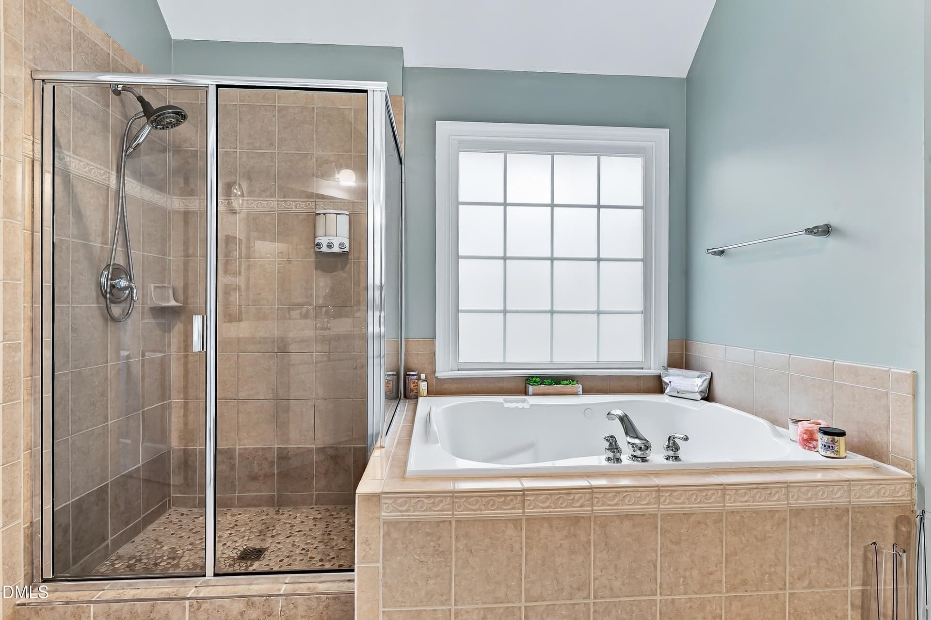 SEPARATE TUB/SHOWER - 7604 Duckhorn Court, Wake Forest, NC 27587