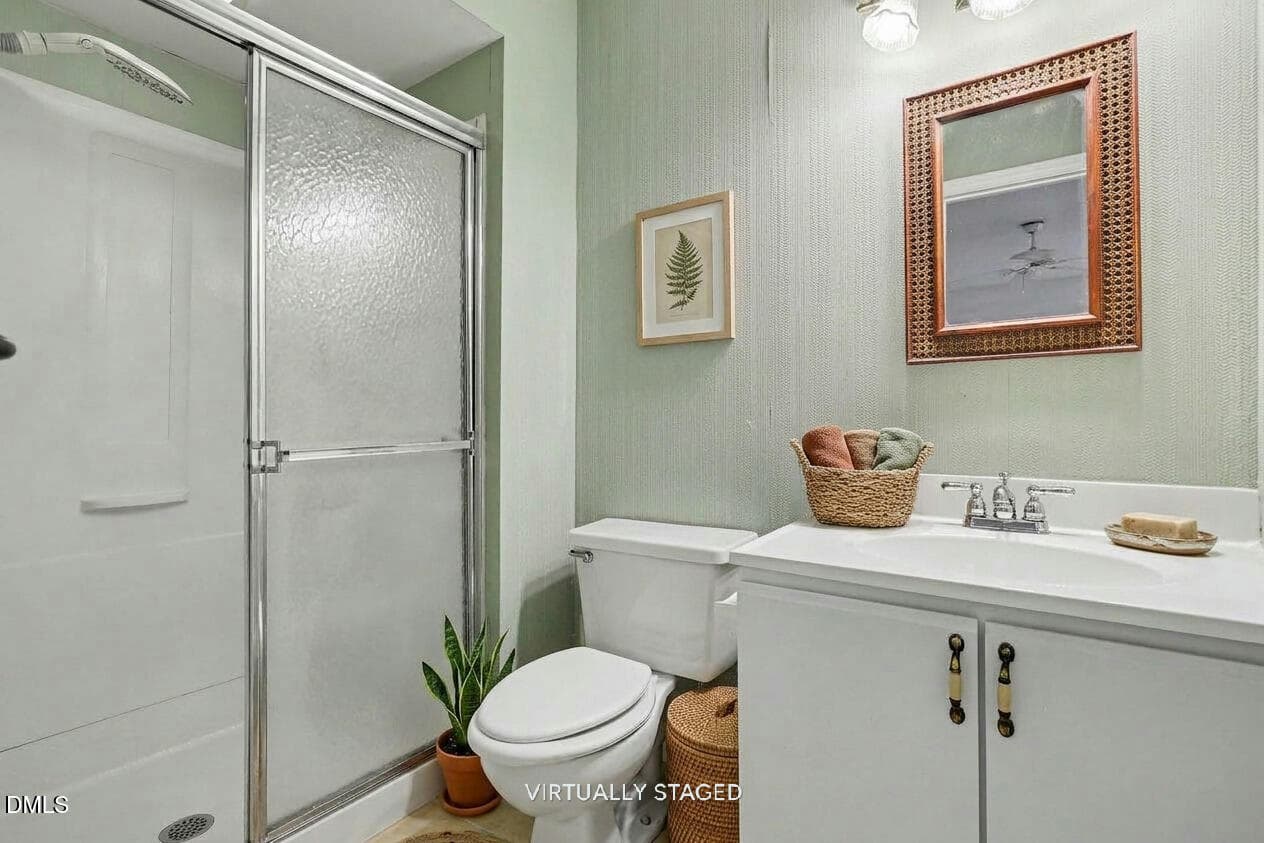 hamstead Bath - 5617 Hamstead Crossing, Raleigh, NC 27612