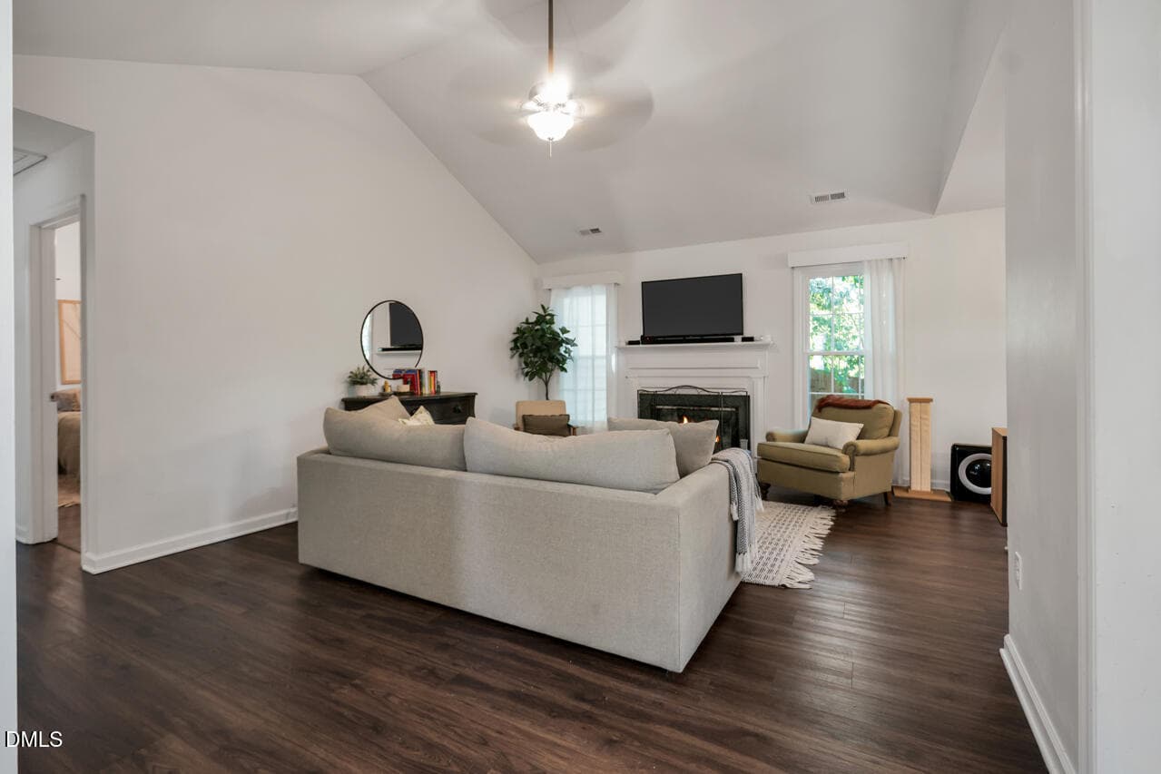 14 (6) - 4 Trump Court, Durham, NC 27703