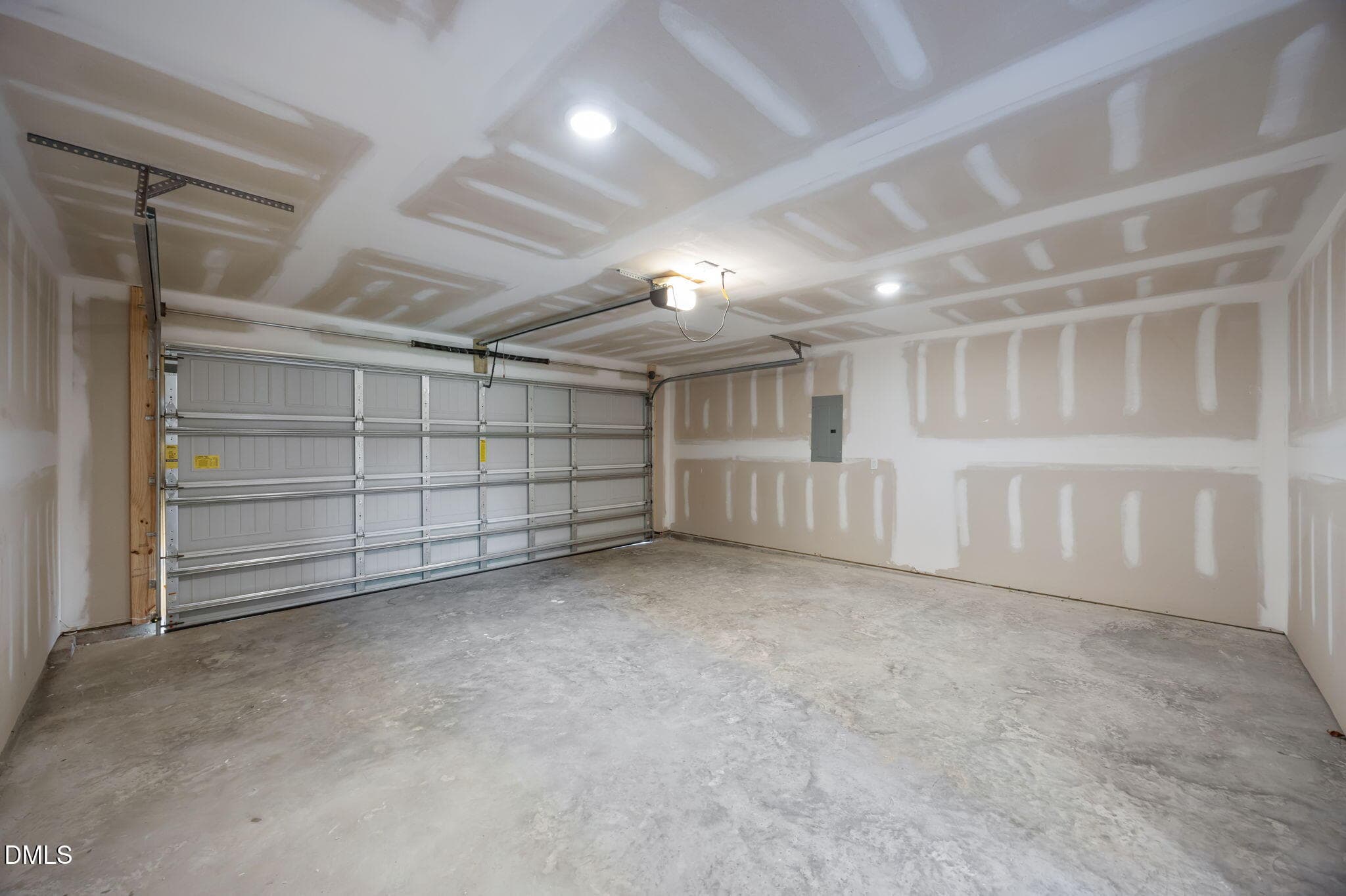 Garage - 2900 Essex Street, Tarboro, NC 27886