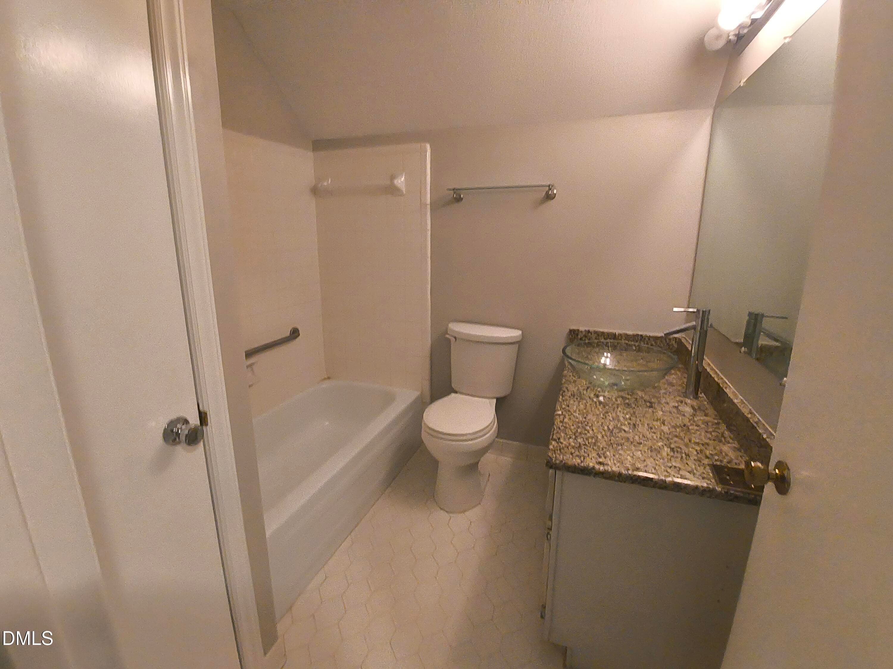 Second floor hall full bath - 708 Dawnwood Court, Raleigh, NC 27609