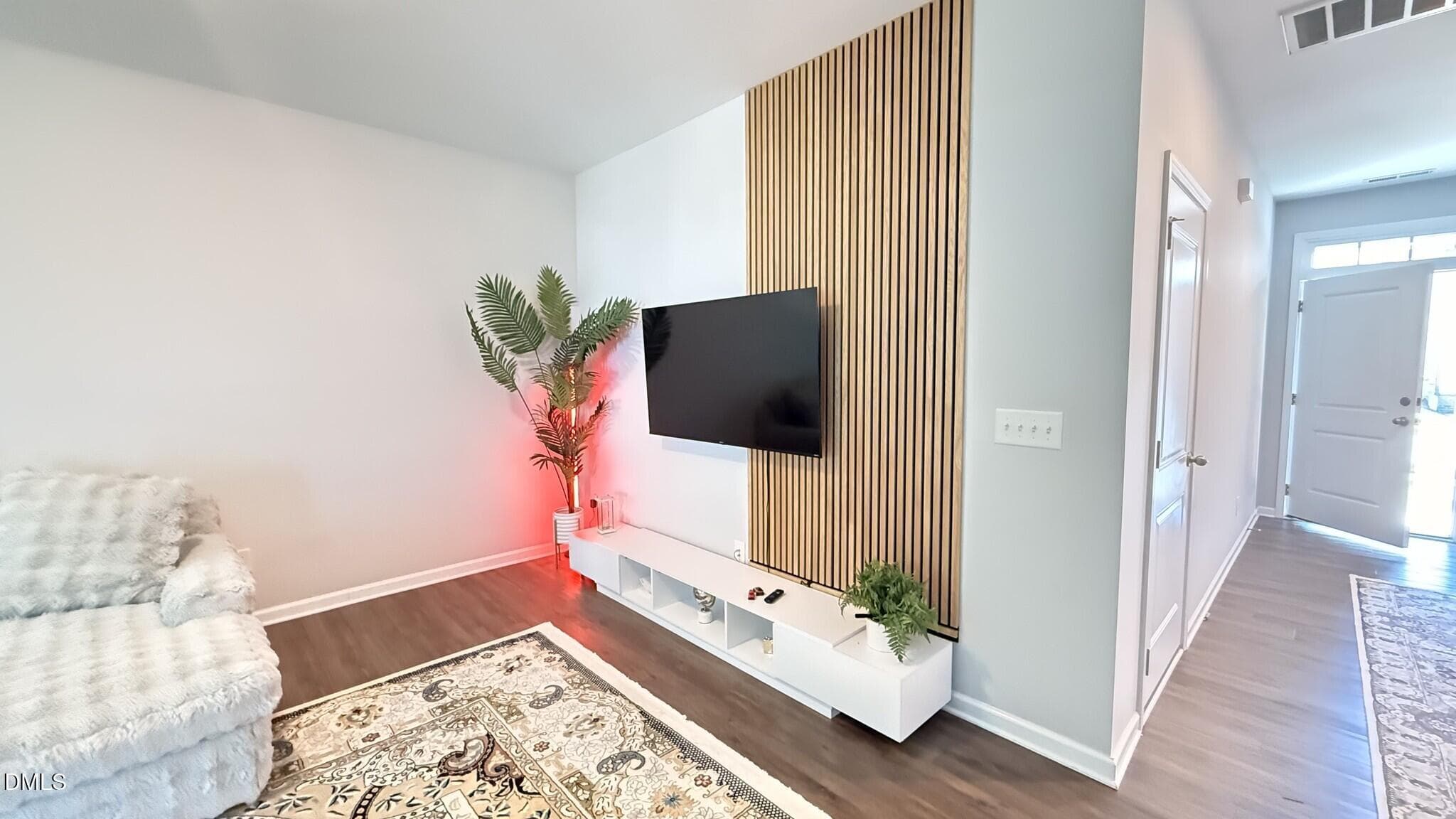 Family Room - 835 Oak Center Drive, Raleigh, NC 27610