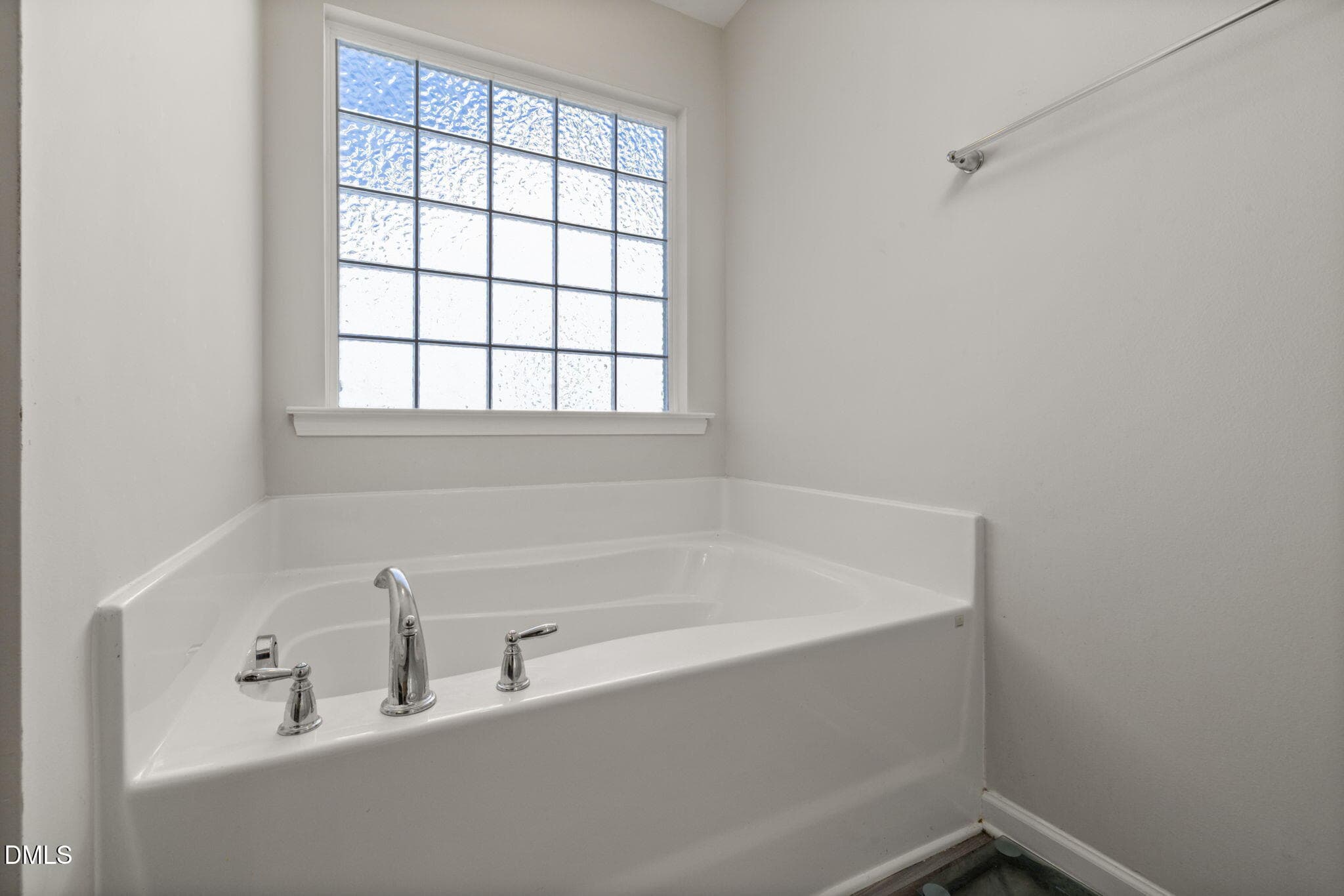 33-web-or-mls-DX3A9319 - 376 Streamliner Boulevard, Clayton, NC 27520