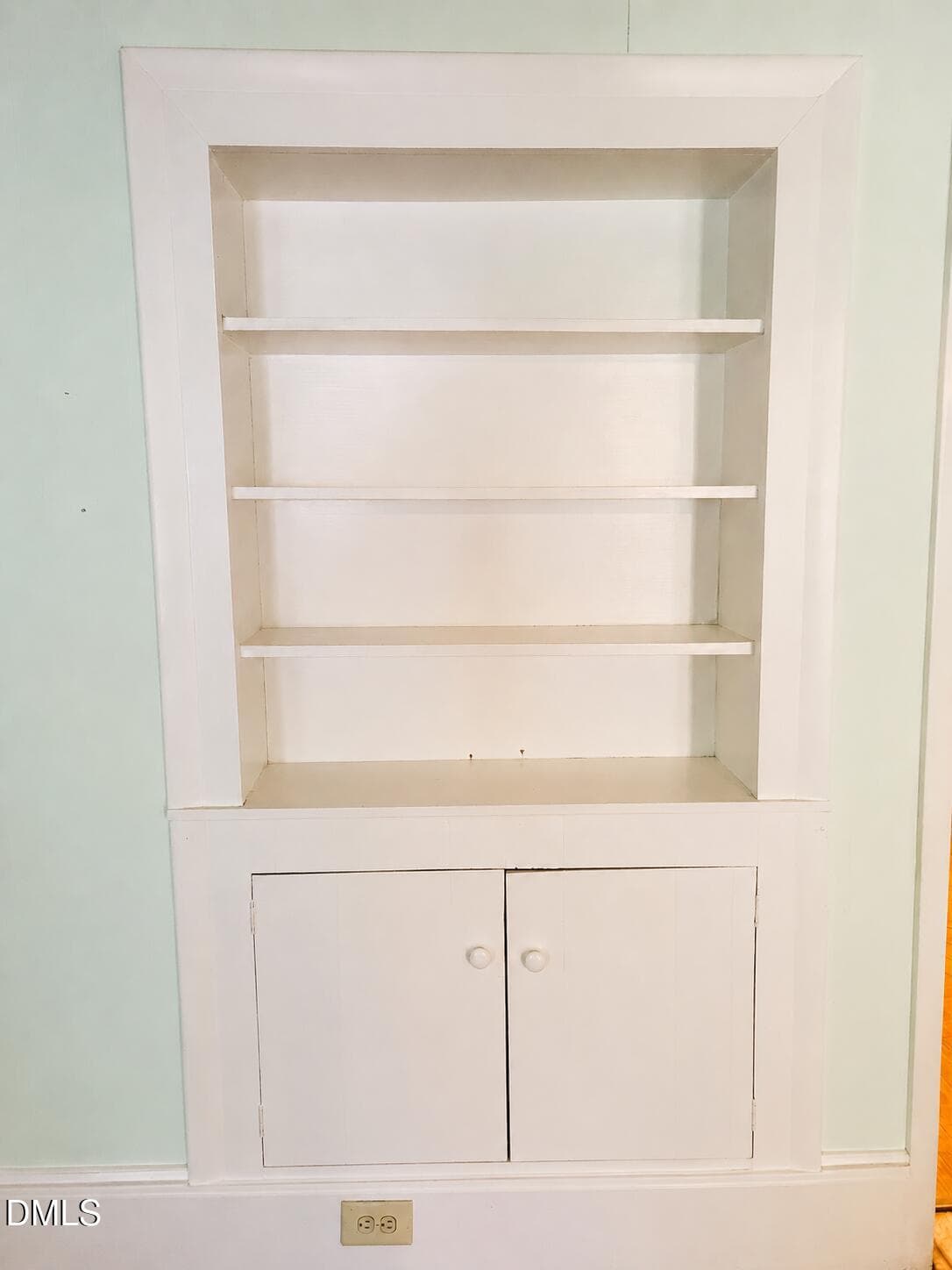 Built in Cabinets - 536 Patrick Street, Eden, NC 27288
