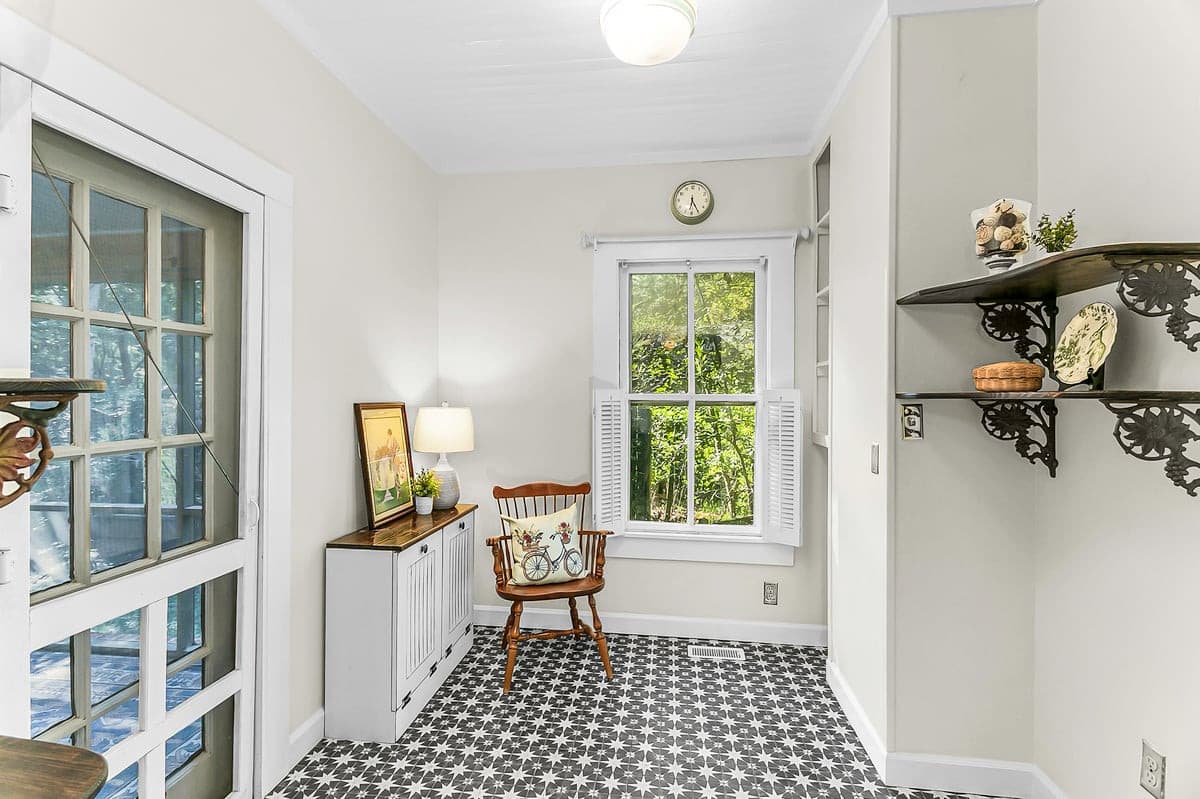 Photo 17 - 114 N Occoneechee Street, Hillsborough, NC 27278, Hillsborough