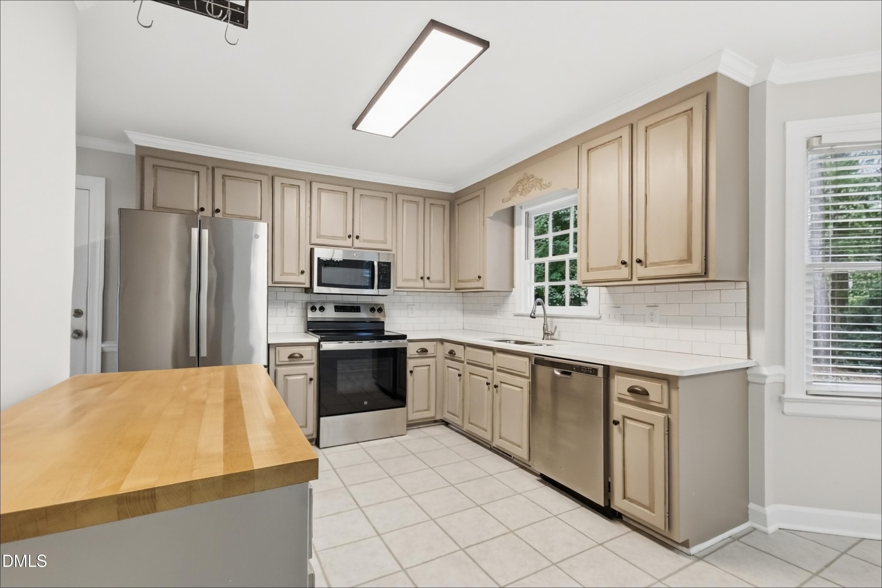 06_Kitchen-01 - 1808 Thorpshire Drive, Raleigh, NC 27615