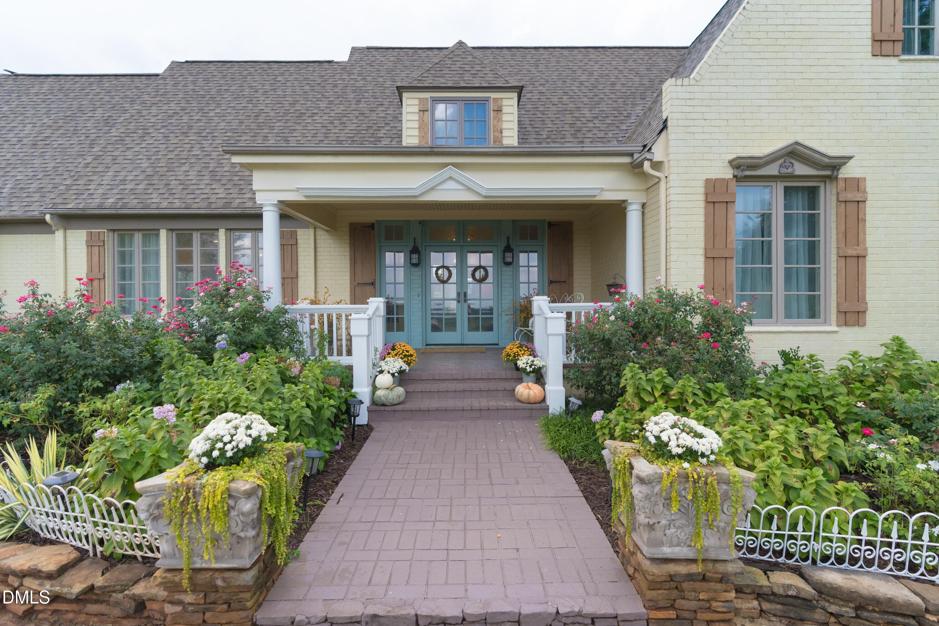 03-front-walk-and-garden - 1110 -1112 Pleasant Hill Church Road, Siler City, NC 27344