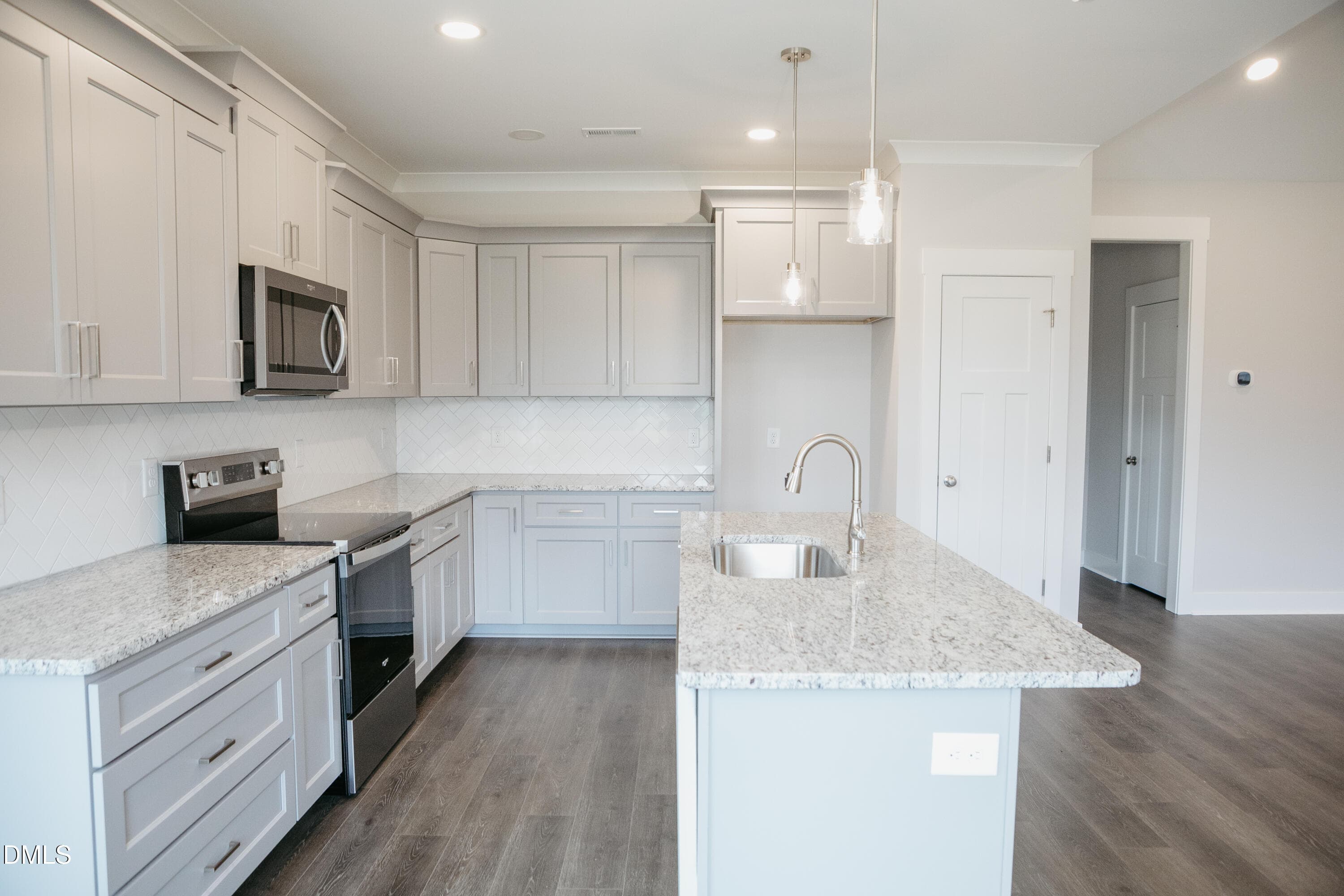 Tyler Plan Kitchen - 206 Vineyard Drive, La Grange, NC 28551