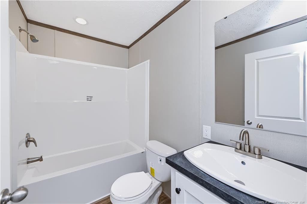 Hall Bath - 350 Lakeview Lane, Cameron, NC 28326, Cameron