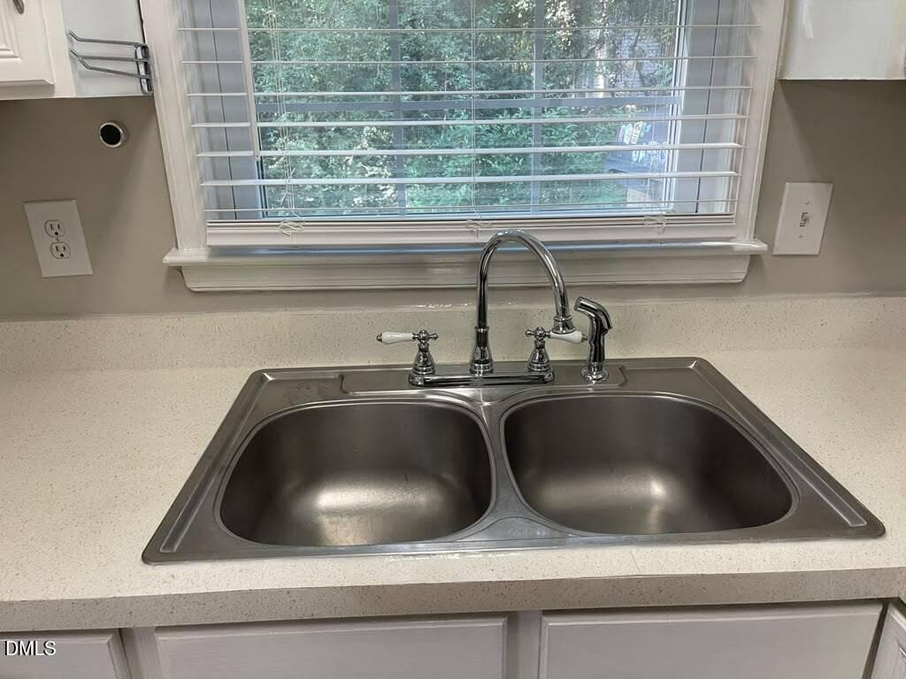 Kitchen - sink - 4703 Blue Bird Court F, Raleigh, NC 27606, Raleigh