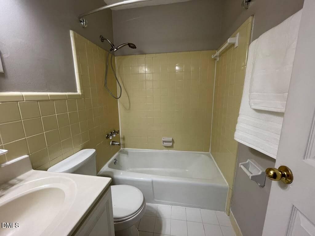 Batroom Upstairs - 4703 Blue Bird Court F, Raleigh, NC 27606, Raleigh