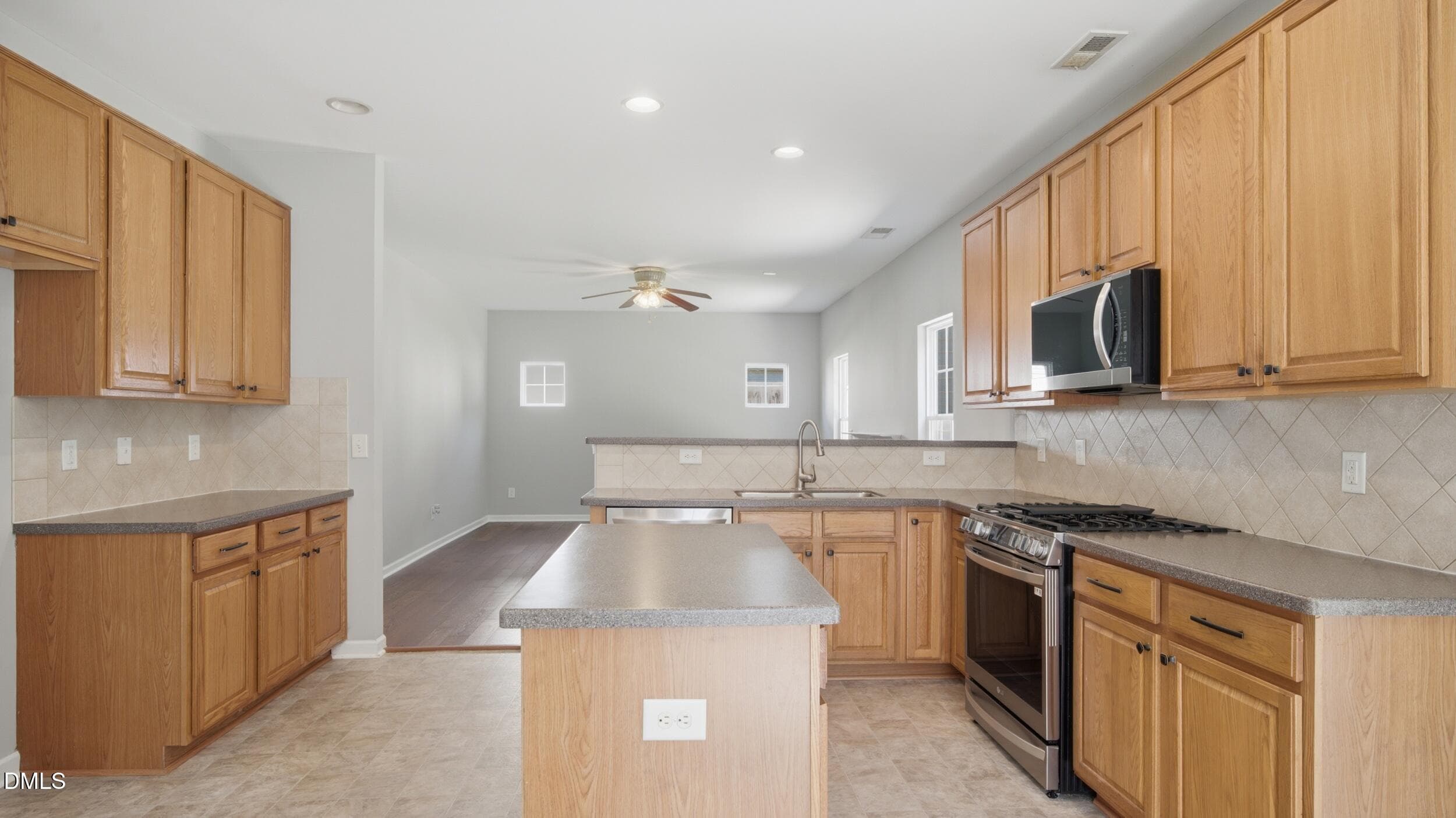 12__dsc0571 - 2016 Heron Pointe Drive, Whitsett, NC 27377