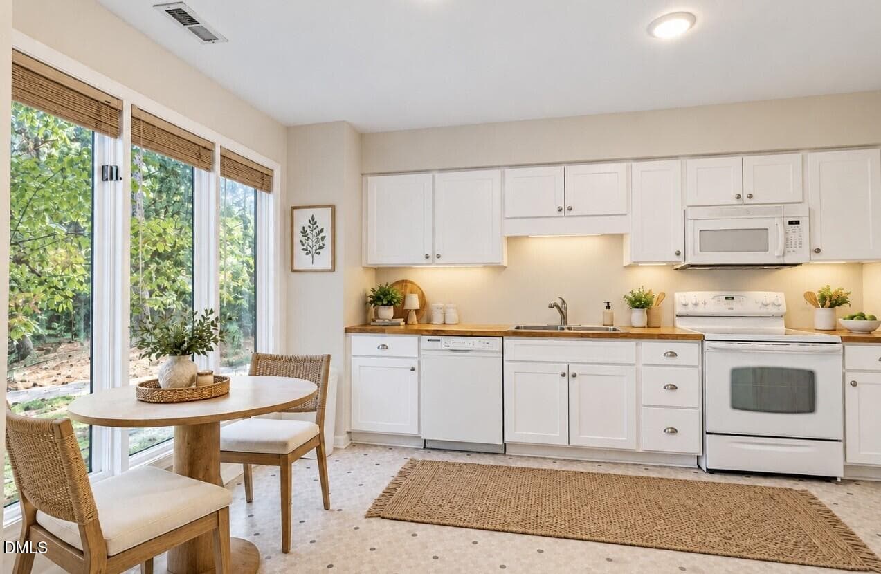 Kitchen - 112 Mossbark Lane, Chapel Hill, NC 27514