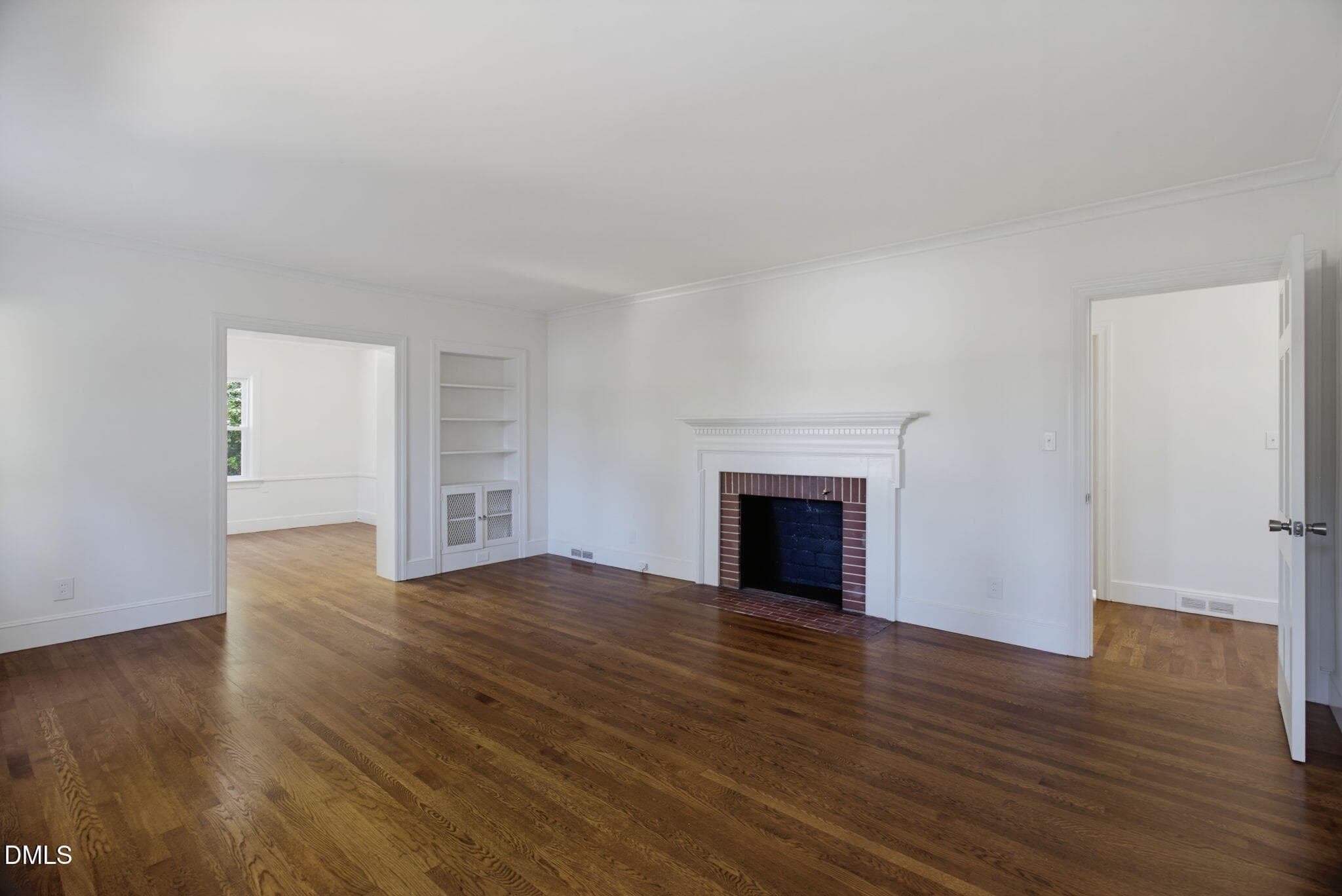 5-web-or-mls-3123 W Friendly Ave-5 - 3123 W Friendly Avenue, Greensboro, NC 27408