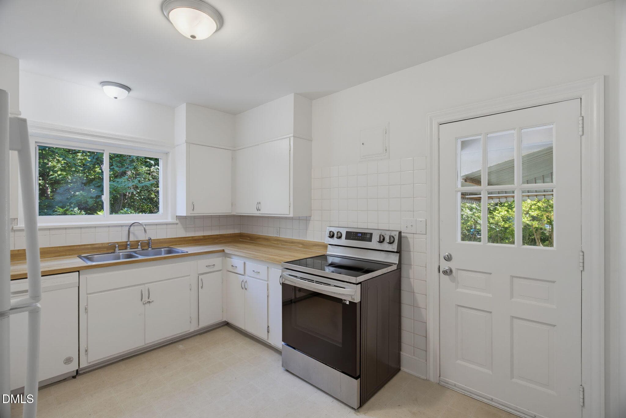 12-web-or-mls-3123 W Friendly Ave-12 - 3123 W Friendly Avenue, Greensboro, NC 27408