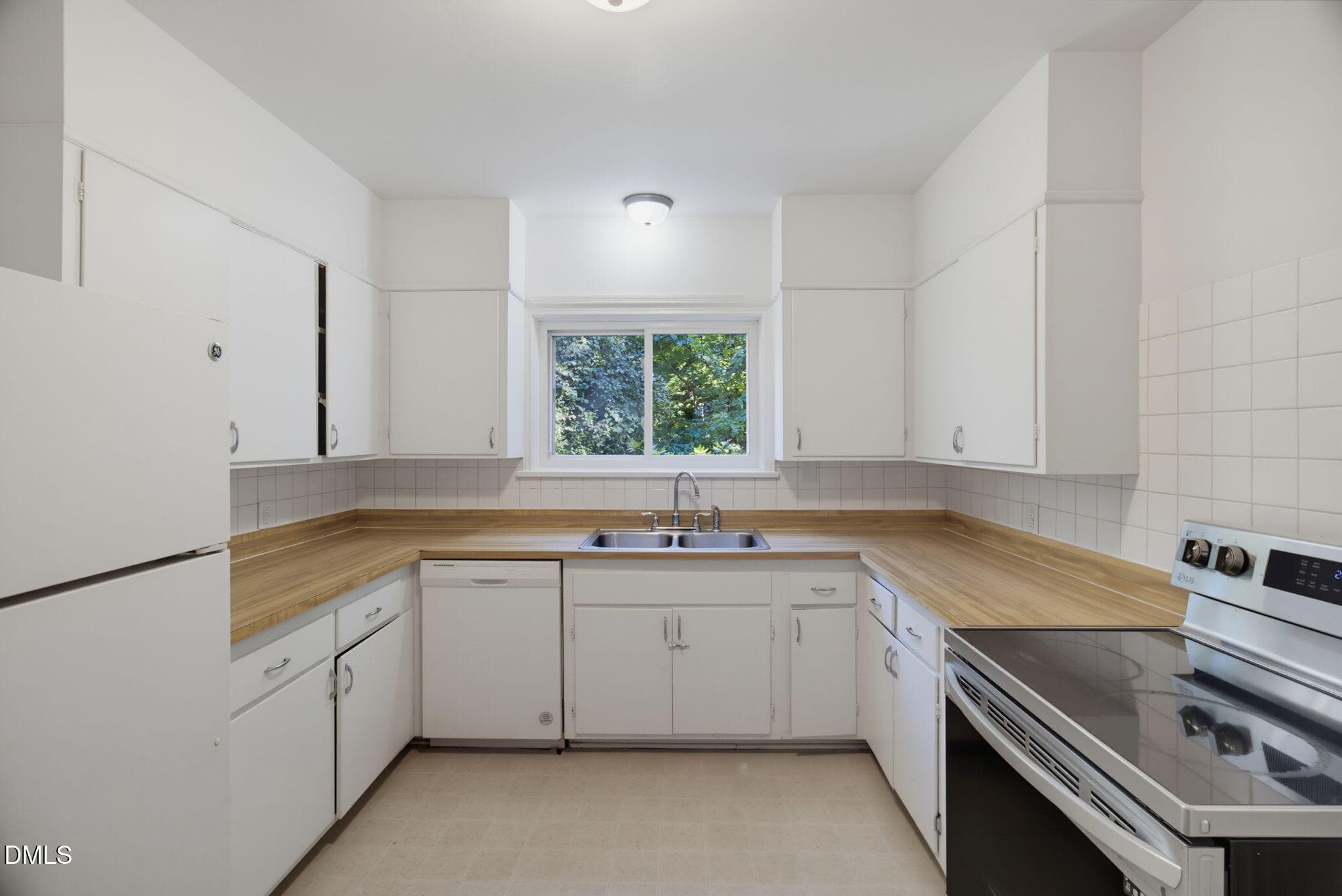 13-web-or-mls-3123 W Friendly Ave-13 - 3123 W Friendly Avenue, Greensboro, NC 27408