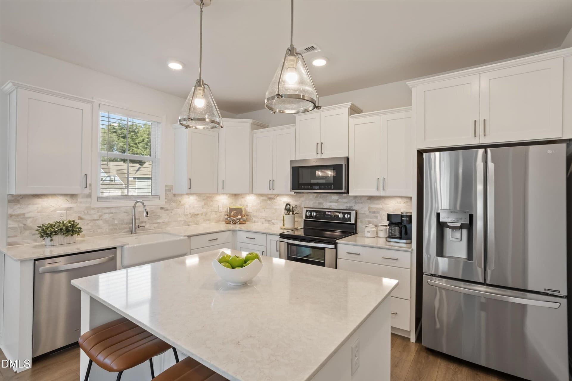 26-806 Thomas Falls Ct_09292026_26 - 806 Thomas Falls Court, Fuquay Varina, NC 27526