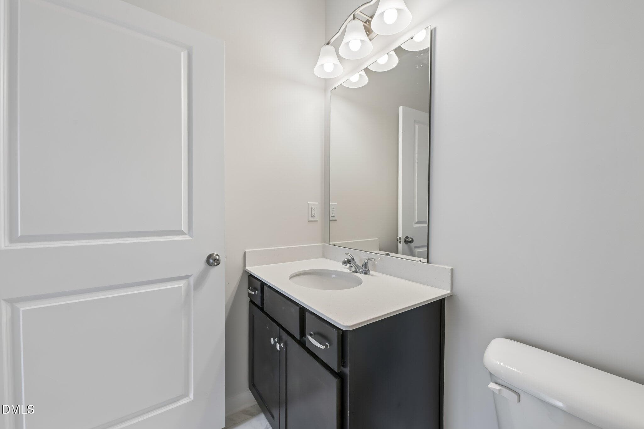Secondary Bathroom - 40 Chardonnay Drive, Lillington, NC 27546