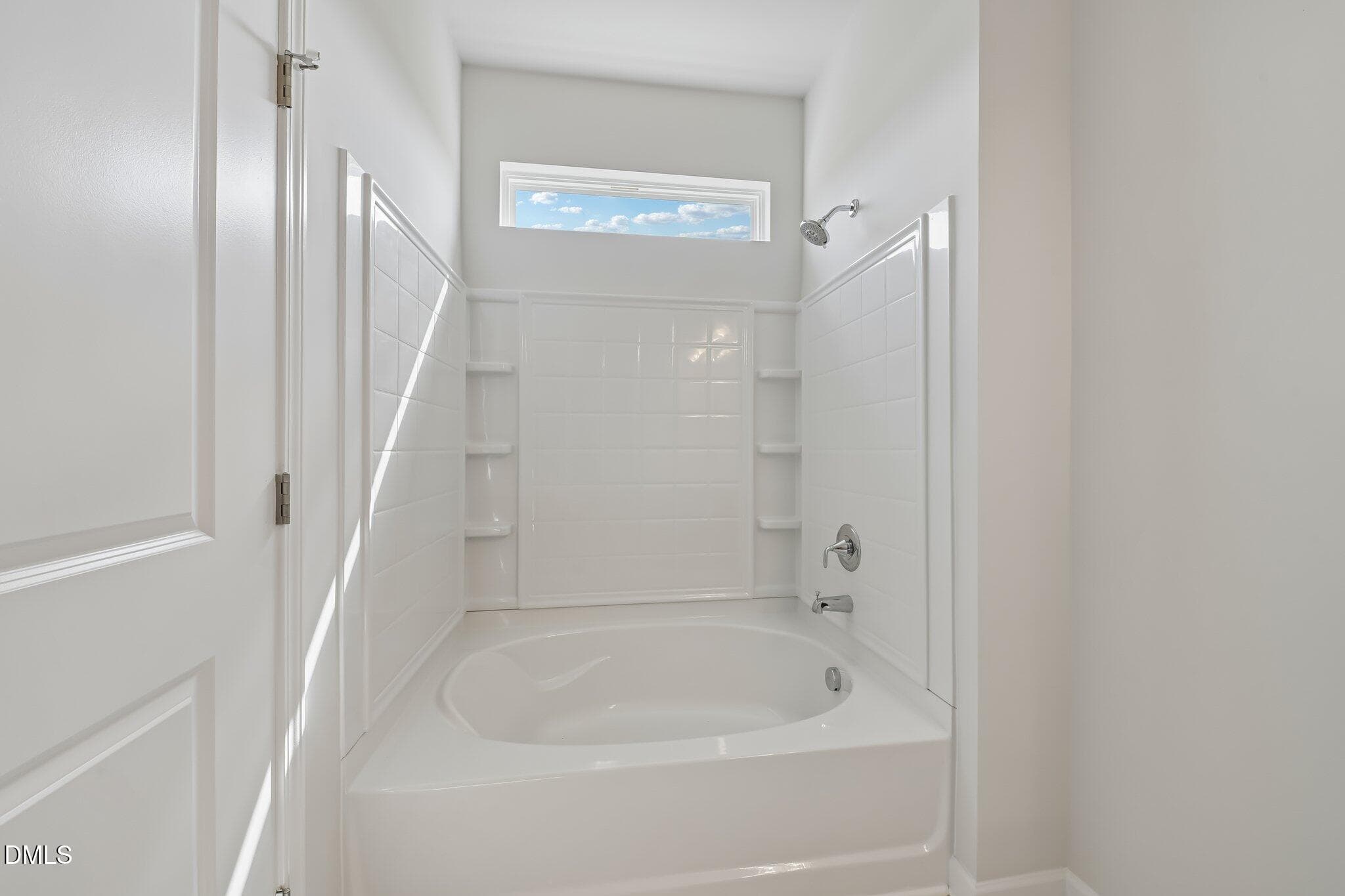 Garden Tub/Shower - 40 Chardonnay Drive, Lillington, NC 27546
