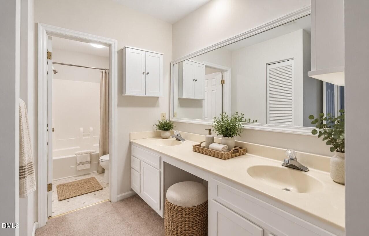 masterbath - 112 Mossbark Lane, Chapel Hill, NC 27514
