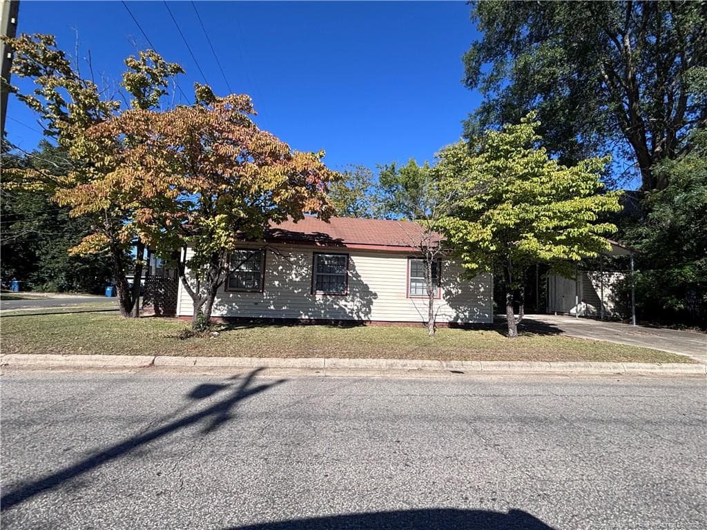 Photo 3 - 1000 N King Avenue, Dunn, NC 28334