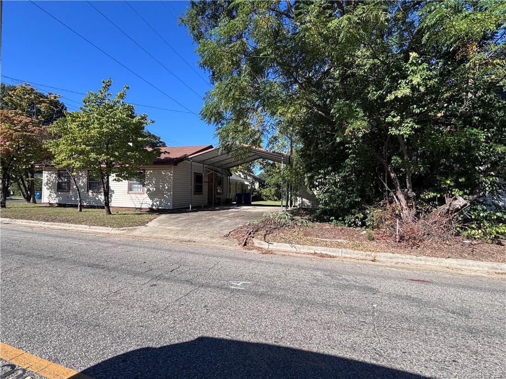 Photo 5 - 1000 N King Avenue, Dunn, NC 28334