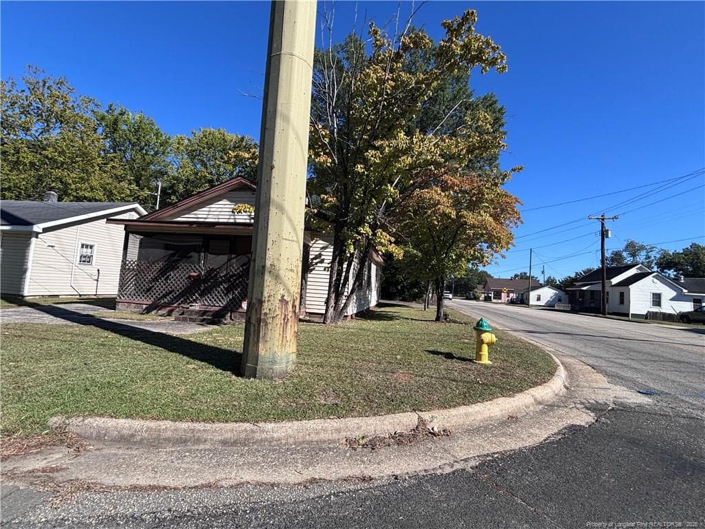 Photo 6 - 1000 N King Avenue, Dunn, NC 28334