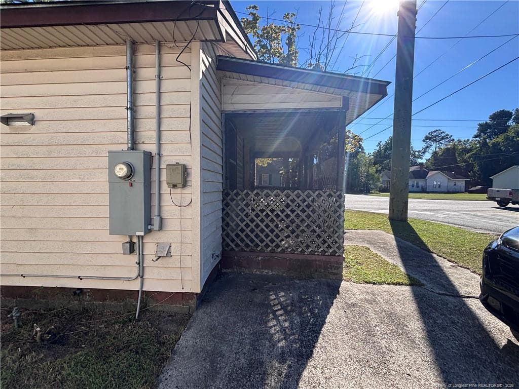 Photo 8 - 1000 N King Avenue, Dunn, NC 28334