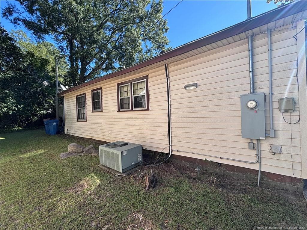 Photo 9 - 1000 N King Avenue, Dunn, NC 28334