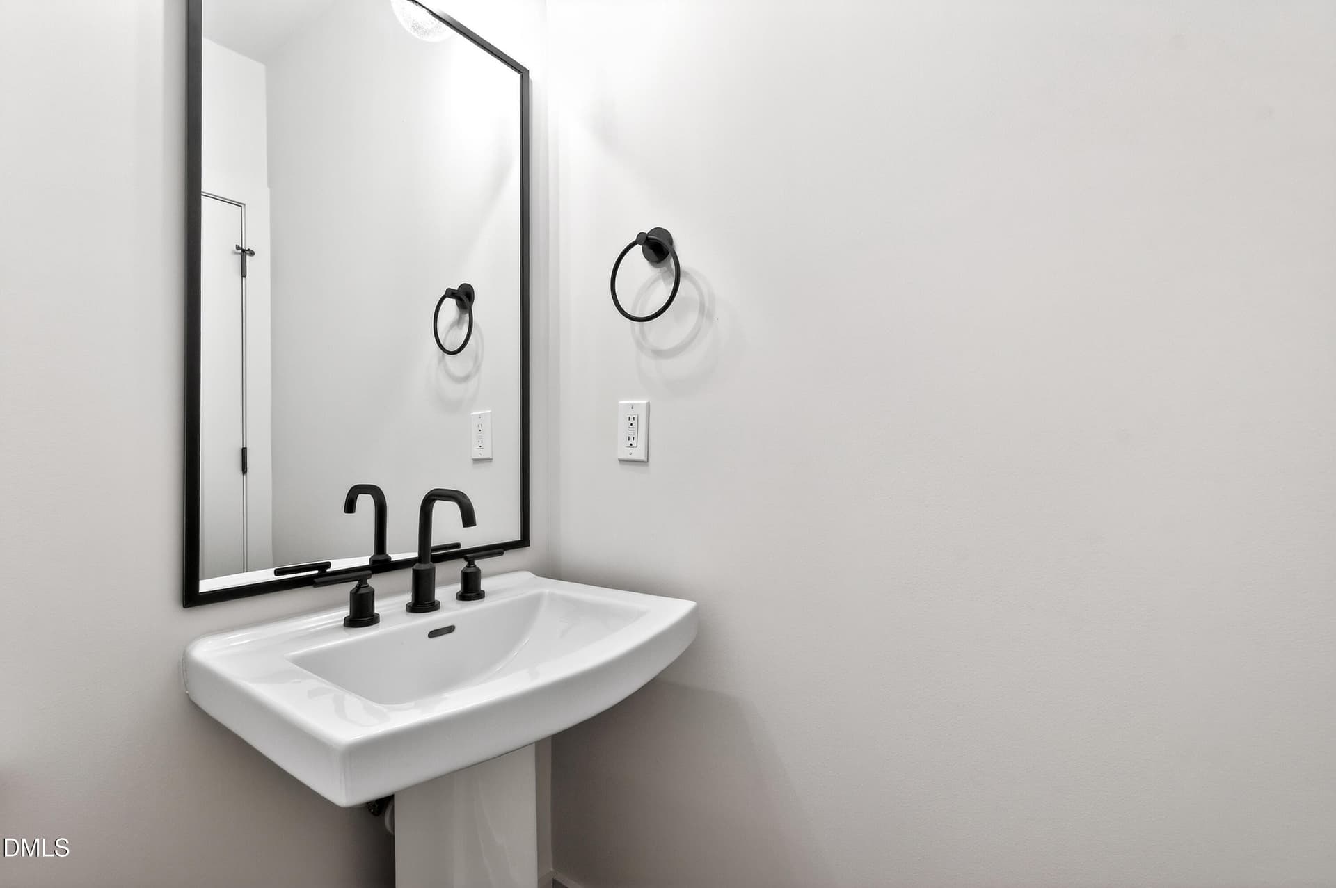 982 Helix (8) - 707 Mirkwood Avenue, Apex, NC 27523