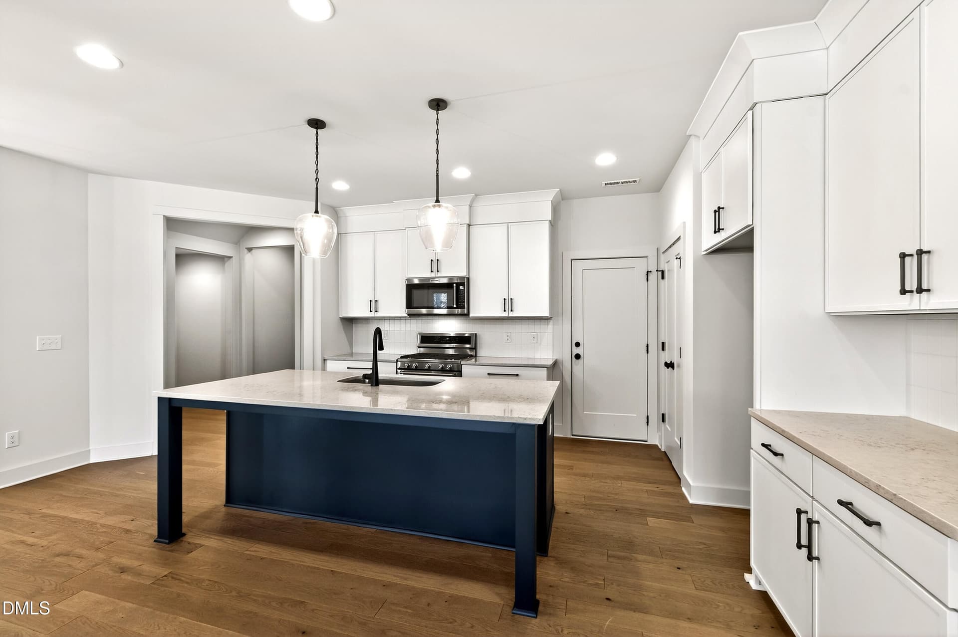 982 Helix (11) - 707 Mirkwood Avenue, Apex, NC 27523