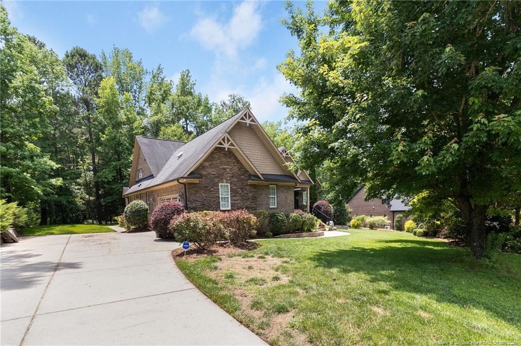 Photo 2 - 3027 Carrington Lane, Sanford, NC 27330, Sanford